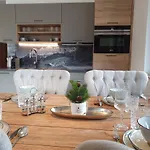 Rocks Apartment *