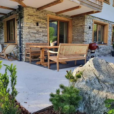 Rocks Apartment *